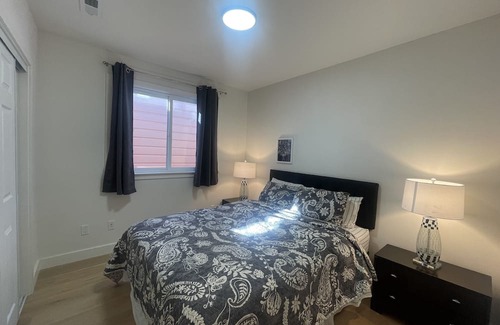 Inner Parkside House | New Modern Inner Parkside Sunset San Francisco Home 3 Bedrooms 2 Full Bathrooms