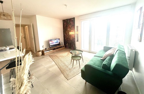 Cenon Apartment | Appartement Lumineux Avec Ascenseur, Proximité Transports en Commun