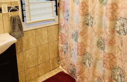 Weequahic House | 3bdr10 mins to EWR, 25 mins to nyc/prudential cent