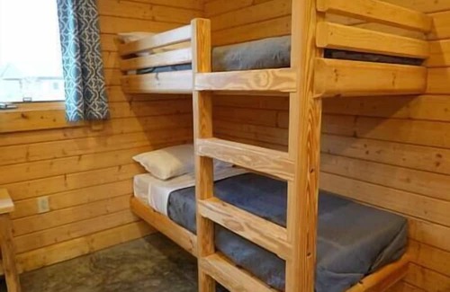 Sunset House | Hemlock Cabin at Keowee-Toxaway ADA Accessible, Hemlock Cabin at Keowee-Toxaway ADA Accessible