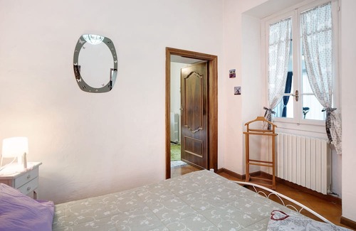 Villa Viani Apartment | Apartment 'Divino' with Mountain View, Private Terrace and Wi-Fi
