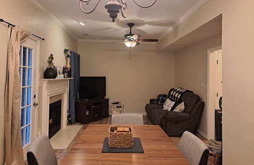 Hoover House | Cozy 2 bed 2.5 bath & office-Great for traveling professionals