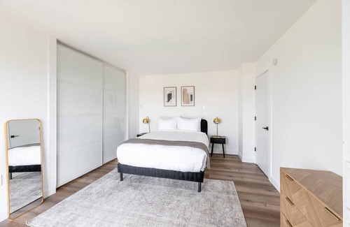 Landmark Apartment | Trendy Landmark 2BR w/ Pool, nr Shopping & Restaurants, by Blueground