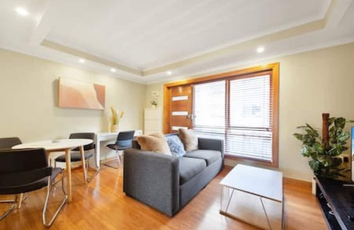 Melbourne Apartment | Fly Around Town in Pocket Rocket