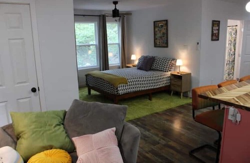 West Fork House | Private Countryside Loft Minutes from Fayetteville