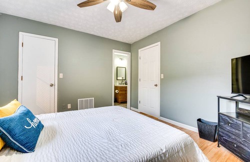 Douglasville House | Douglasville Gem - Minutes from Historic Downtown!
