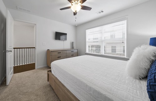 Cliftondale House | 3 Bedroom Fully Furnished Townhouse with Large Media Room and Large Rear Deck
