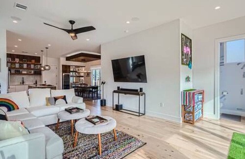 Chestnut House | New! 4 BDRM w/POOL Mins To DT