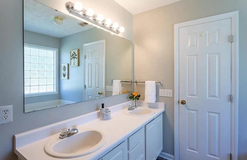 East Fayetteville House | Modern Charm: 3BR Home in the Heart of Raeford