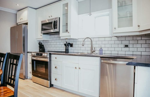 Timiskaming District House | The Miner's Den - NEW 4BED Executive Home