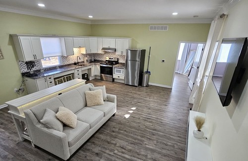 Holly Apartment | Conductors Quarters - Chic comfort with 100% accessibility