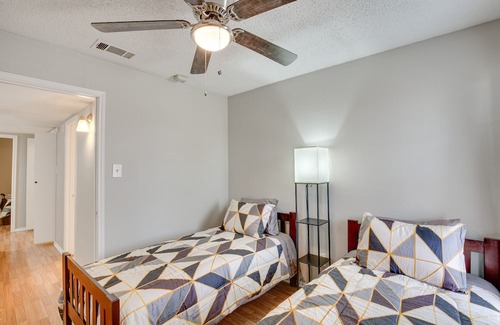 North Central Carrollton House | Pet-Friendly Carrollton Home w/ Fenced Backyard!