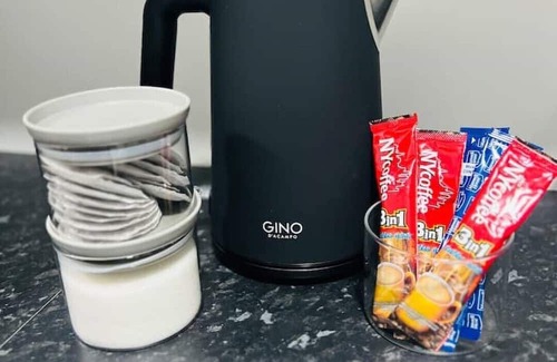 Sheldon Apartment | Stylish Stay 10 mins from NEC, HS2 & BHX Airport