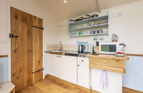 Sherborne Cottage | BLOSSOM, pet friendly, character holiday cottage in Sherborne