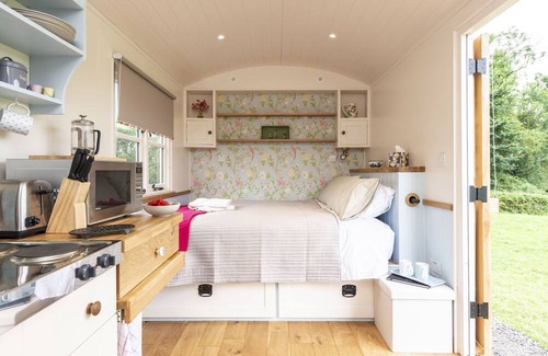 Sherborne Cottage | BLOSSOM, pet friendly, character holiday cottage in Sherborne