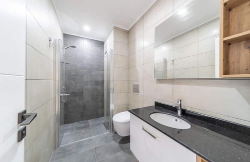 Kargicak Apartment | Modern Apartment with Shared Sauna in Alanya