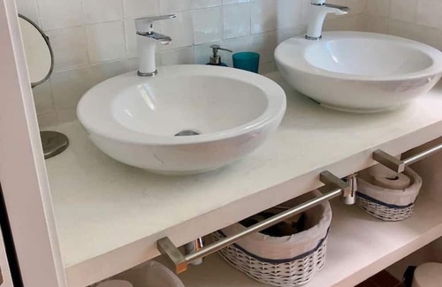 Ortigueira House | The Cliffs - Surf Lodge Esteiro