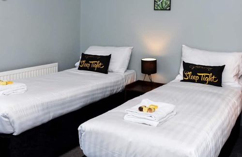 Saint Asaph Apartment | The North Wales Gathering - Hot Tub & Sleeps Up To 16
