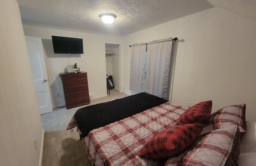 Andover Apartment | Centrally located Andover Ohio - Pymatuning State Park / Lake