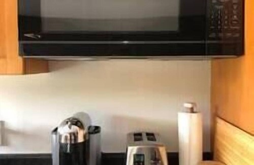 Bowen Island Apartment | Blue Suite at The Ark on Bowen