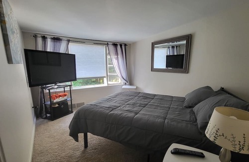 Alliance House | Relax with Indoor heated Saltwater Pool & Jacuzzi.