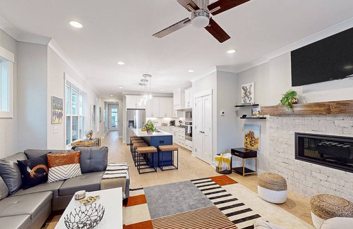 Apex House | Art-filled home near downtown with open layout & fireplace - dog-friendly