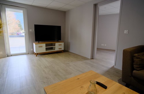 Chamousset Apartment | Évasion Savoyarde : Appartement Entre Lacs et Montagnes