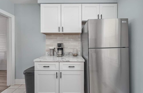 Cottage Line Apartment | *Beach/Pool* Sun Bum Suite @ Salt & Sea
