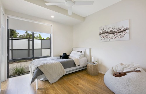 Reedy Creek Apartment | Central, Tranquil, Stylish - Close to everything and Pet friendly.