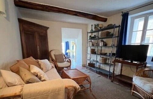 Venasque House | Charmer in the heart of Venasque