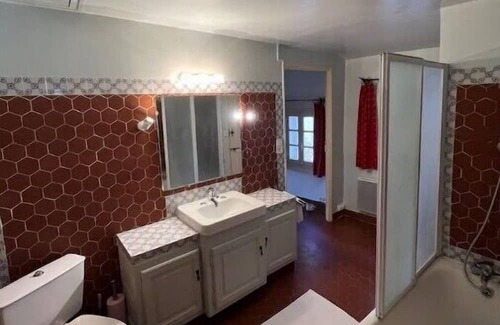 Venasque House | Charmer in the heart of Venasque