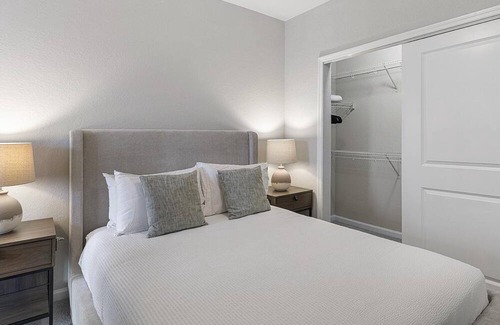 Meadow Woods Apartment | Modern Apartment in Prime Location (ID1326X971)