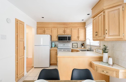 Brossard House | Our charming house offers an unparalleled experience