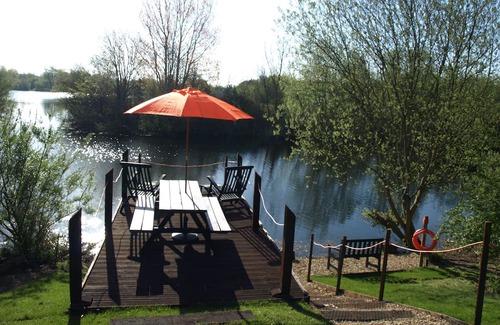 Norwich House | Holiday Barn with Lake views - 15 mins from Norwich city