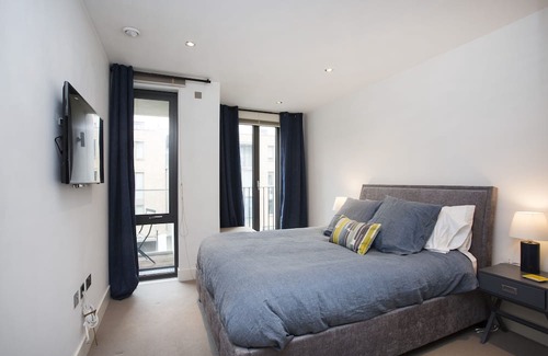 St. Helen's Apartment | Fantastic one-bed apartment in a modern development next to Portobello Road