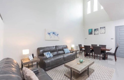 McAllen House | Susy’s Tidy TownHouse