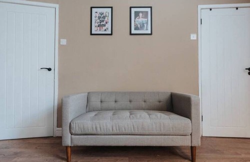 Liverpool House | FREE Parking- Sleeps 8, Victorian terrace home