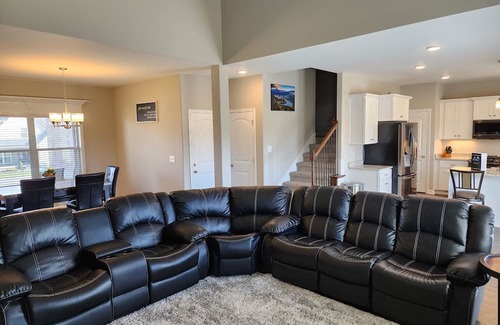 Smithville House | Spacious Stonegate