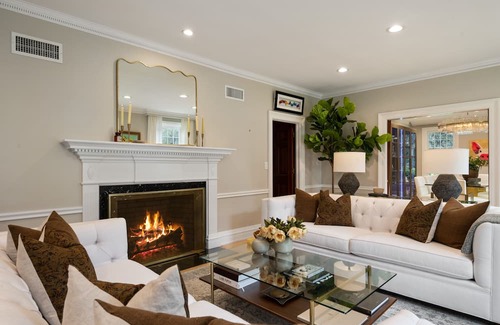 Leesburg House | Luxurious, Georgian-Style Estate, with Dramatic Heated Pool and Lanai