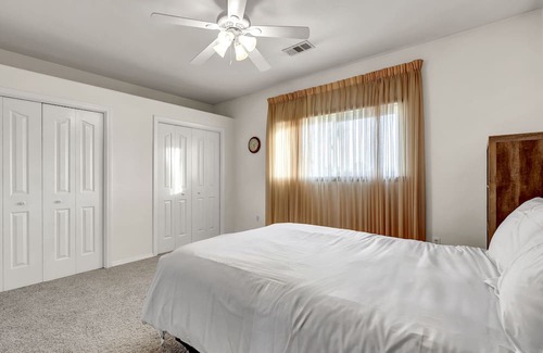 Hanford House | Beautiful Garden Home in Hanford