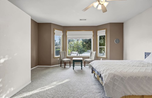 Hanford House | Beautiful Garden Home in Hanford
