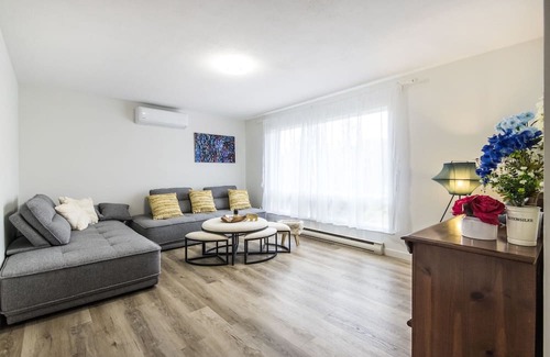 Shefford House | Mont Bromont Ski Resort 3 Beds Detached House