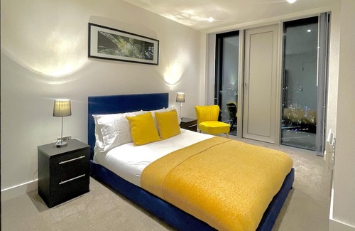 Castlefield Apartment | Luxury Spa Apartment in Manchester - Rooftop Swim