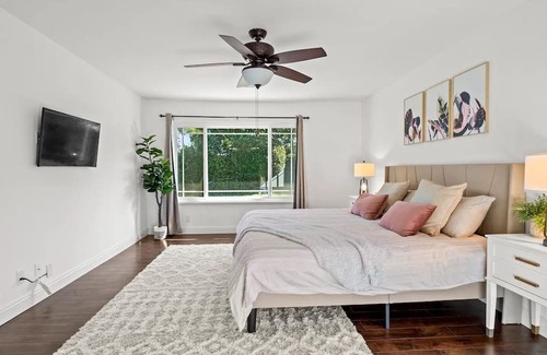 Simi Valley House | Exquisite Cozy Simi Valley Getaway