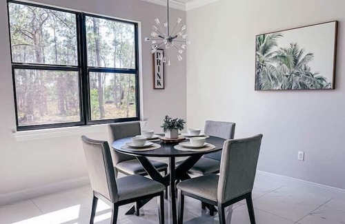 Rural Estates Apartment | 3 Bedroom 766813 by Houzlet