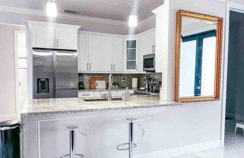 Rural Estates Apartment | 3 Bedroom 767048 by Houzlet