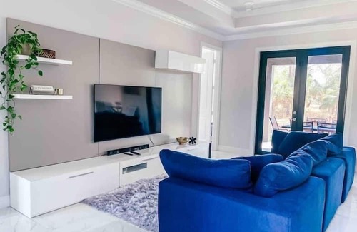 Rural Estates Apartment | 3 Bedroom 767814 by Houzlet