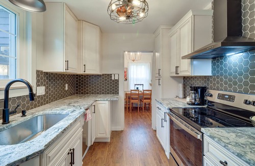 Farmington House | Charming Farmington Home < 1 Mi to Downtown!