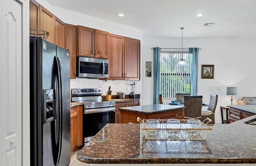 Rotonda Lakes Apartment | 3 Bedroom House 728738 by Houzlet