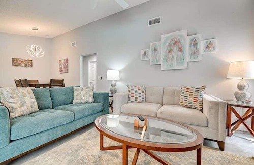 Orchid Lake Village Apartment | 3 Bedroom 736504 by Houzlet